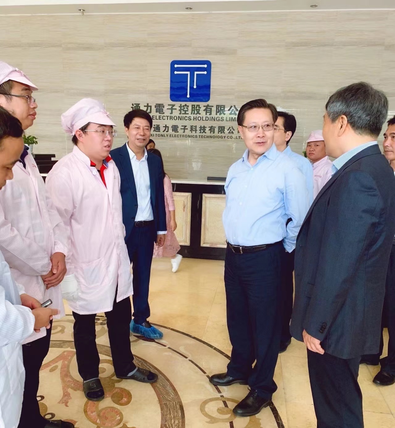 第十三届全国人大常委会副委员长一行莅临广西V66.COM官方网站视察领导